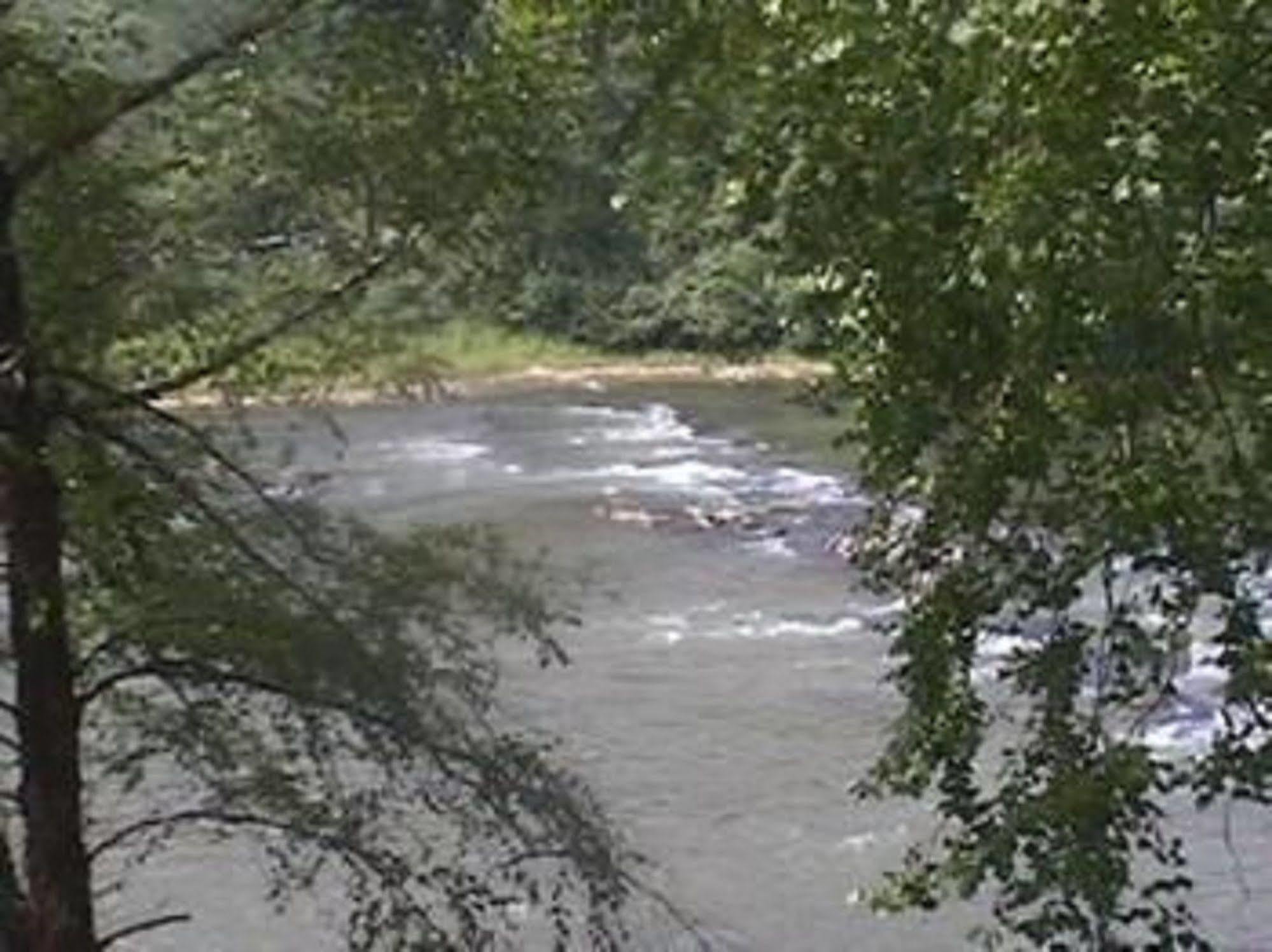 Riverbend Lodging Bryson City